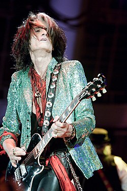 Joe Perry of Aerosmith 5 April 2013.jpg