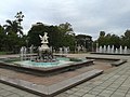 Jardin et fontaines de la Place Treinte-y-Tres.