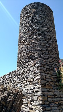A round stone tower