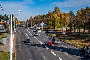 Начальный участок улицы и лесопарк