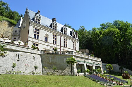 Vue latérale du château.