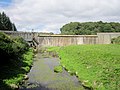 Le barrage de Kerne Uhel vu de l'aval.