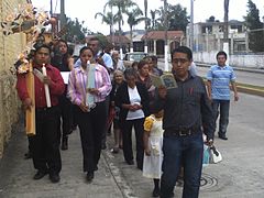 Tradición de la levantada de cruz de un difunto al término de su novenario