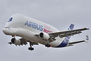 Beluga aterrissando em Toulouse.