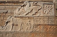 Reliefs avec éléphants sur la plate-forme Throne à Hampi. Janvier 2023.