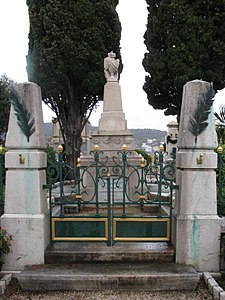 Tombe à Nice.