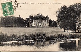 Le château des Rochères, vu de l'étang.jpg