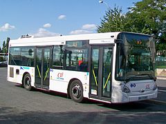 Midibus (Heuliez GX 127 des CIF).