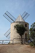 Le moulin de Porquerolles.