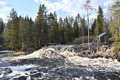 Водопад Ахинкоски на реке Тохмайоки