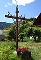 Croix devant la chapelle