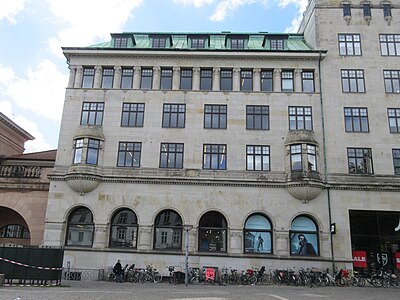 The facade on Nytorv.