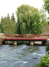 Pont sur la Vanne à l'extrémité sud de la rue de la République