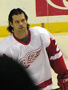 Photo de Robert Lang avec le maillot des Red Wings.