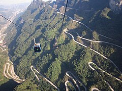 Vue de la « route vers le Ciel » depuis le téléphérique.