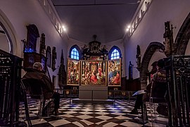 Vue de la chapelle de l'hôpital Saint-Jean avec le triptyque Saint-Jean, de Hans Memling.