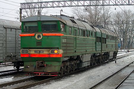 2ТЭ116-152 (секция Б) ранних выпусков, эксплуатирующаяся совместно с секцией А тепловоза 1384 под общим номером 1385