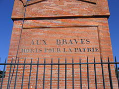 « AUX BRAVES MORTS POUR LA PATRIE ».