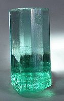 A 5-قيراط (وحدة كتلة) emerald from Muzo.