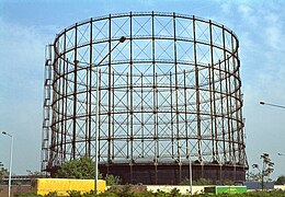 Le gazomètre no 9 de La Plaine-Saint-Denis en juin 1981, peu de temps avant sa démolition