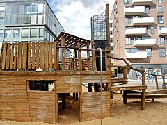 Piratenschiff aus Holz mit Auskuck