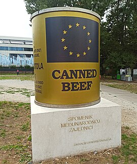 The monument, cleaned and restored in July 2022