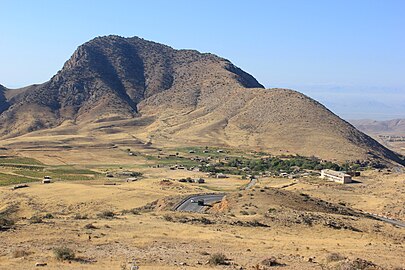 Տիգրանաշենը Թեժքար լեռան ստորոտին