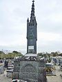 Tombe de Jean-François Le Gonidec dans le cimetière de Lochrist, vue d'ensemble