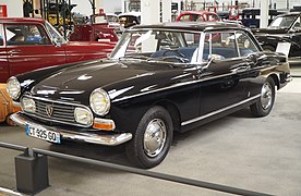 La 404 coupé du Musée de l'Aventure Peugeot.