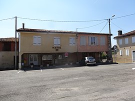 The town hall in Saint-Sauvy