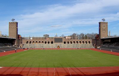 Stockholms stadion, dagens utseende, vy mot norr (vänster) och vy mot söder.