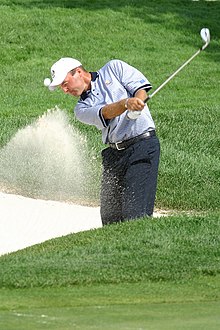 Thomas Levet tape un coup pour sortir d'un bunker, lors de la Ryder Cup 2004