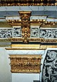 Detalle de los esgrafiados, cornisa y pilastras en la iglesia parroquial de Vallanca (Valencia).