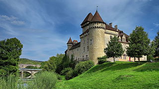 Le château et les ponts sur la Loue.