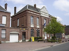 The town hall in Clary