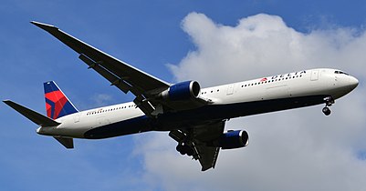 Boeing 767-400ER with raked wingtips