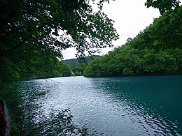 Jezero Milanovac – pogled prema Milanovačkom slapu