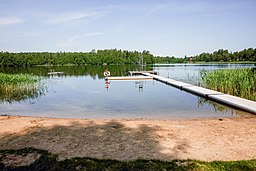 Veden fotograferad från badplatsen på sjöns södra strand.