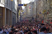 1er juin, les manifestants sur d'Istiklal Caddesi.