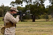 M9銃剣を装着したM4カービンによる射撃訓練[14]