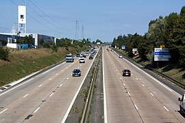 Vue en perspective d'une autoroute 2 fois 3 voies.