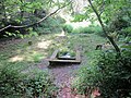 La fontaine de Saint-Cado et le cercle de pierres (un cromlech ?) l'entourant 2.