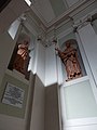 Statues dans l'église.