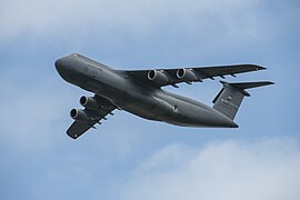 C-5M超级银河运输机