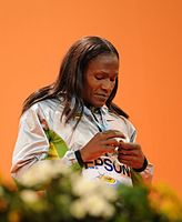 Titelverteidigerin Maria de Lurdes Mutola belegte als unter anderem dreifache Weltmeisterin (1993/2001/2003) und Olympiasiegerin von 2000 Rang vier