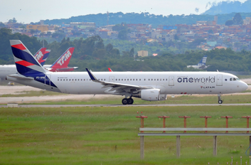 Airbus A321 no Aeroporto de Guarulhos