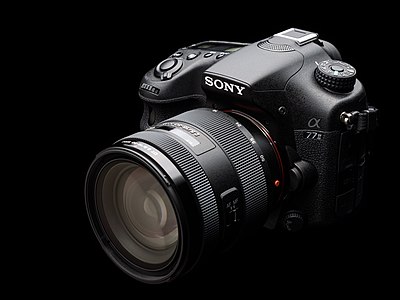 Sony Alpha 77 II, front view, by Colin