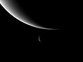ボイジャー2号が撮影した海王星とトリトン