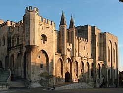חזיתו של ארמון האפיפיורים