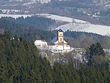 L'église Saint-Gondelbert dans le paysage.